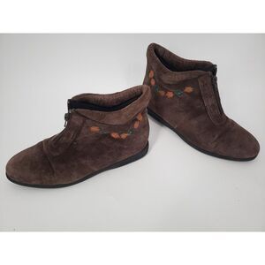 Beacon Reflections Leaf Embroidered Leather‎ Boots Women's US 8 (M) Fall Leaves